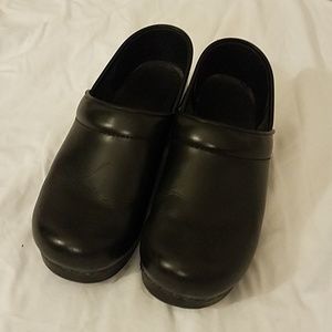 Dansko Professional Clog 39 Wide